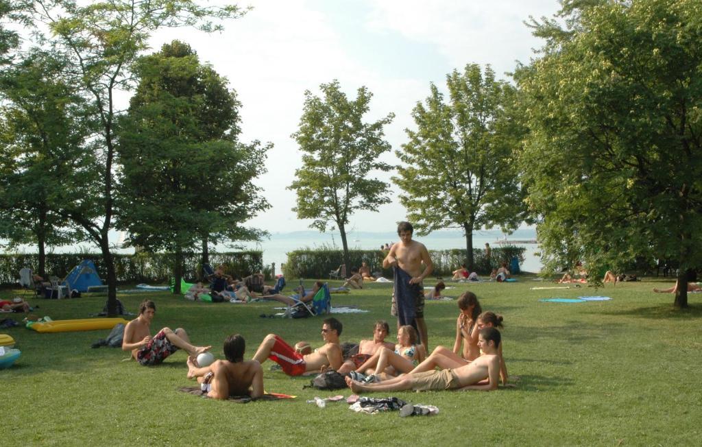 Club Aliga Retro Resort Balatonvilágos Eksteriør billede